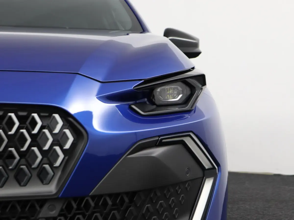 techno full hybrid E-Tech 160 pk | pack winter, safety & parking | all-season banden | verlenging connected services openR link met twee jaar |