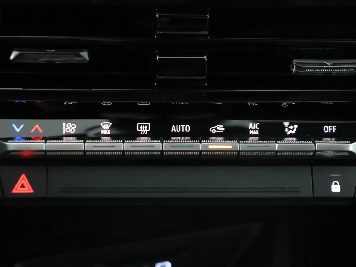 techno full hybrid E-Tech 160 pk | pack winter, safety & parking | all-season banden | verlenging connected services openR link met twee jaar |