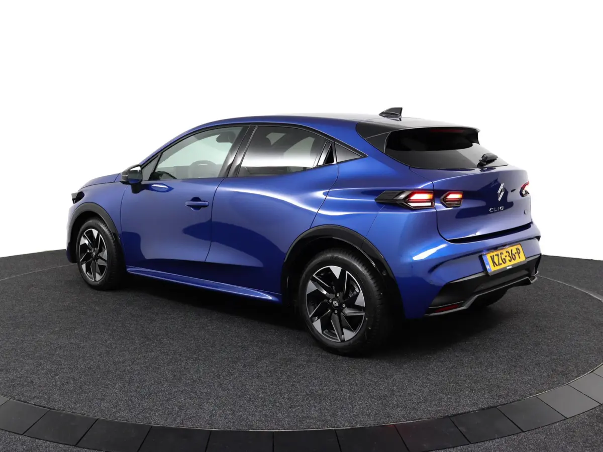 techno full hybrid E-Tech 160 pk | pack winter, safety & parking | all-season banden | verlenging connected services openR link met twee jaar |