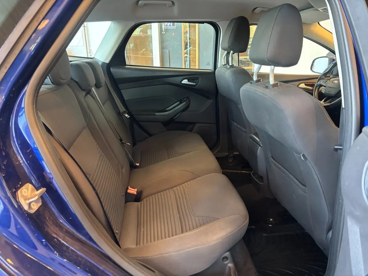 1.0 Titanium | 360° PDC | Cruise | 145.217 KM