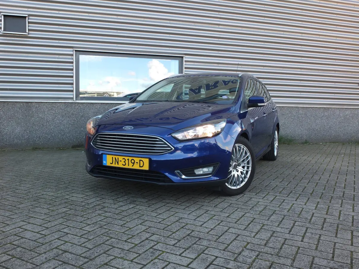 1.0 Titanium | 360° PDC | Cruise | 145.217 KM