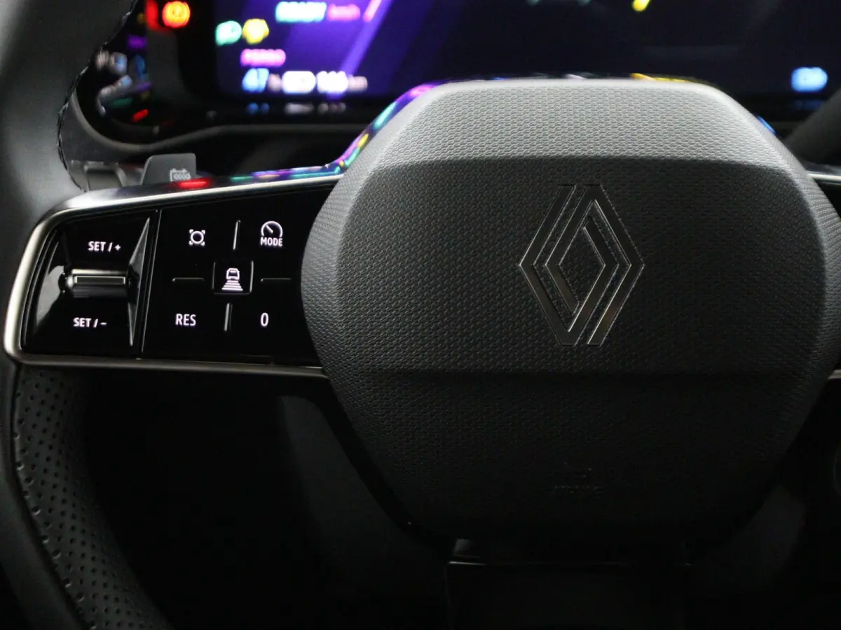 techno 150 pk comfort range | pack advanced driving assist | Harman Kardon® premium audio |