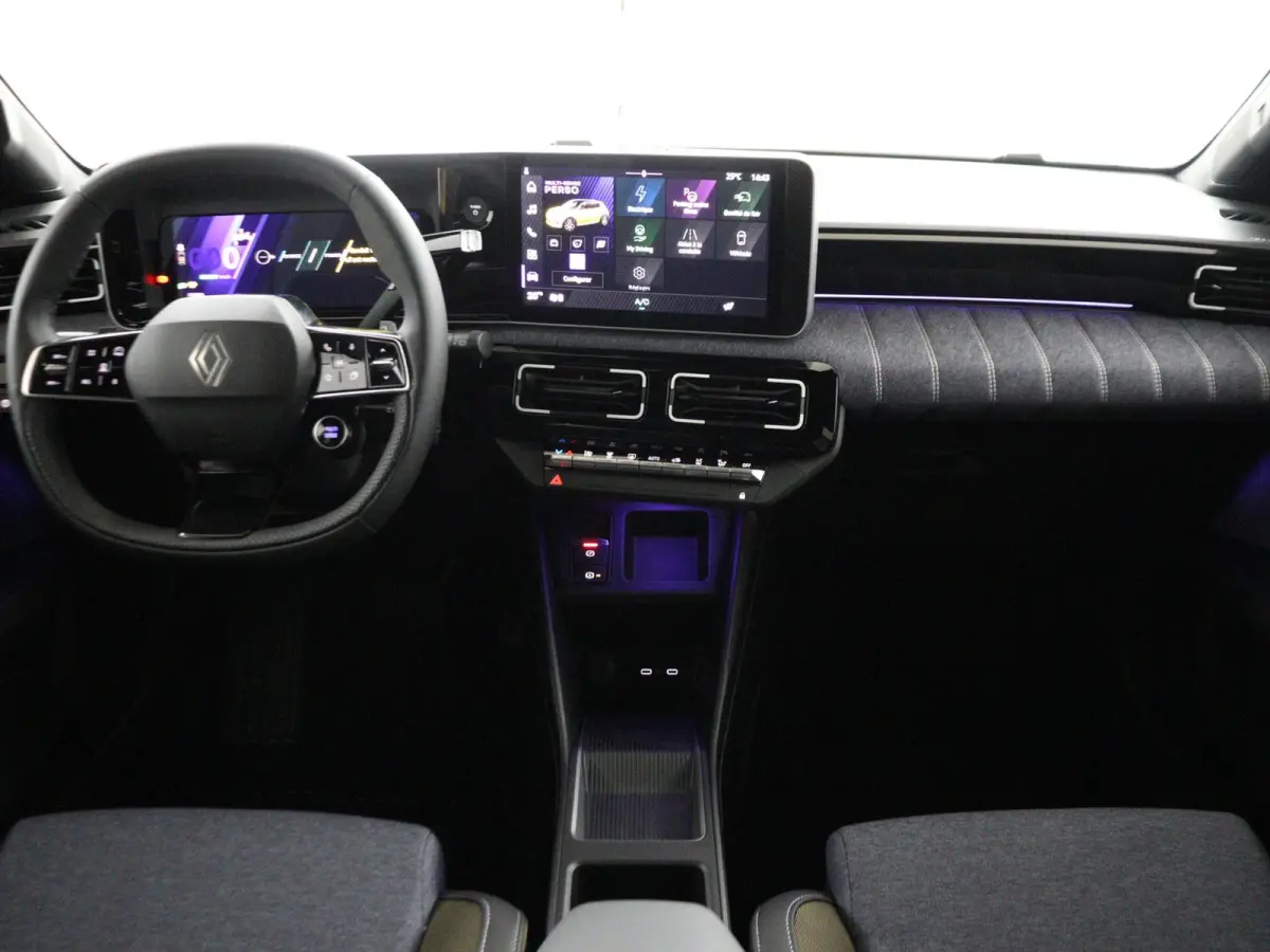 techno 150 pk comfort range | pack advanced driving assist | Harman Kardon® premium audio |