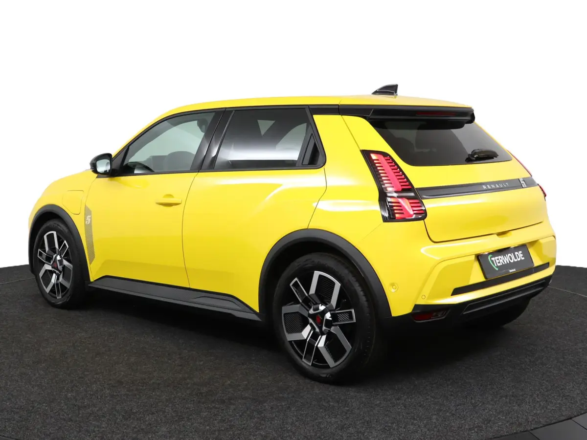 techno 150 pk comfort range | pack advanced driving assist | Harman Kardon® premium audio |