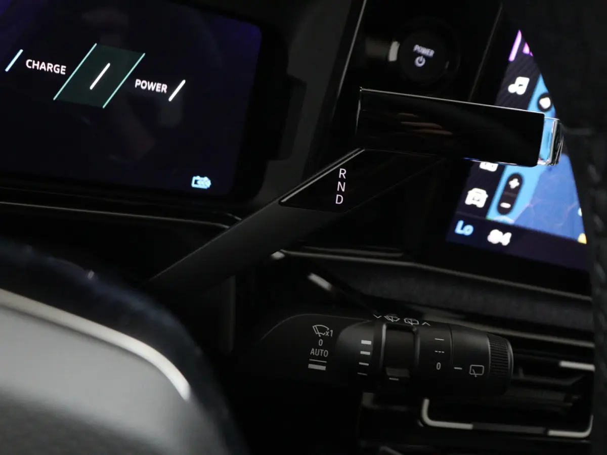 techno 150 pk comfort range | pack advanced driving assist | Harman Kardon® premium audio |