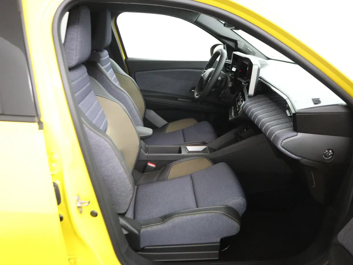 techno 150 pk comfort range | pack advanced driving assist | Harman Kardon® premium audio |