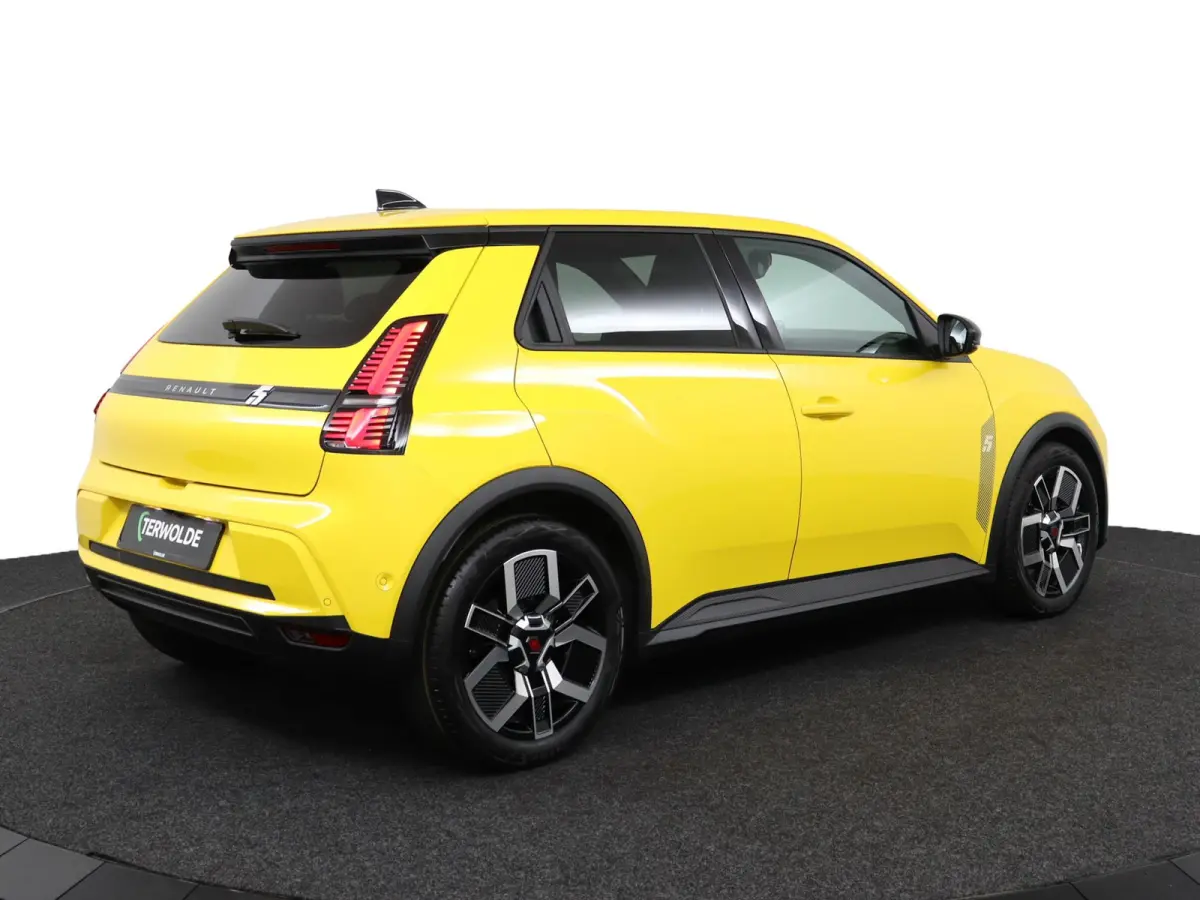techno 150 pk comfort range | pack advanced driving assist | Harman Kardon® premium audio |