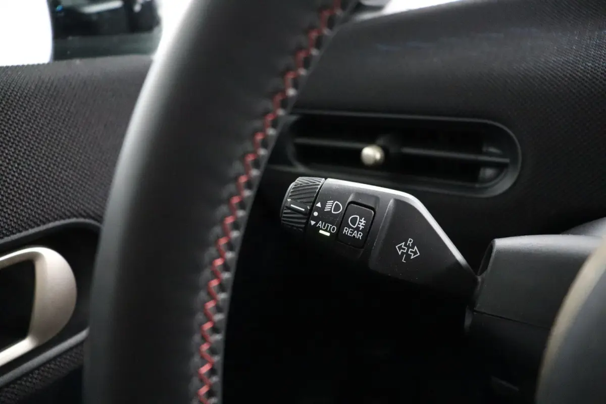1.5 Cooper C John Cooper Works JCW Uitvoering | Pakket M | Panoramadak | Harman Kardon | Head-Up Display | Stuur- en stoelverwarming