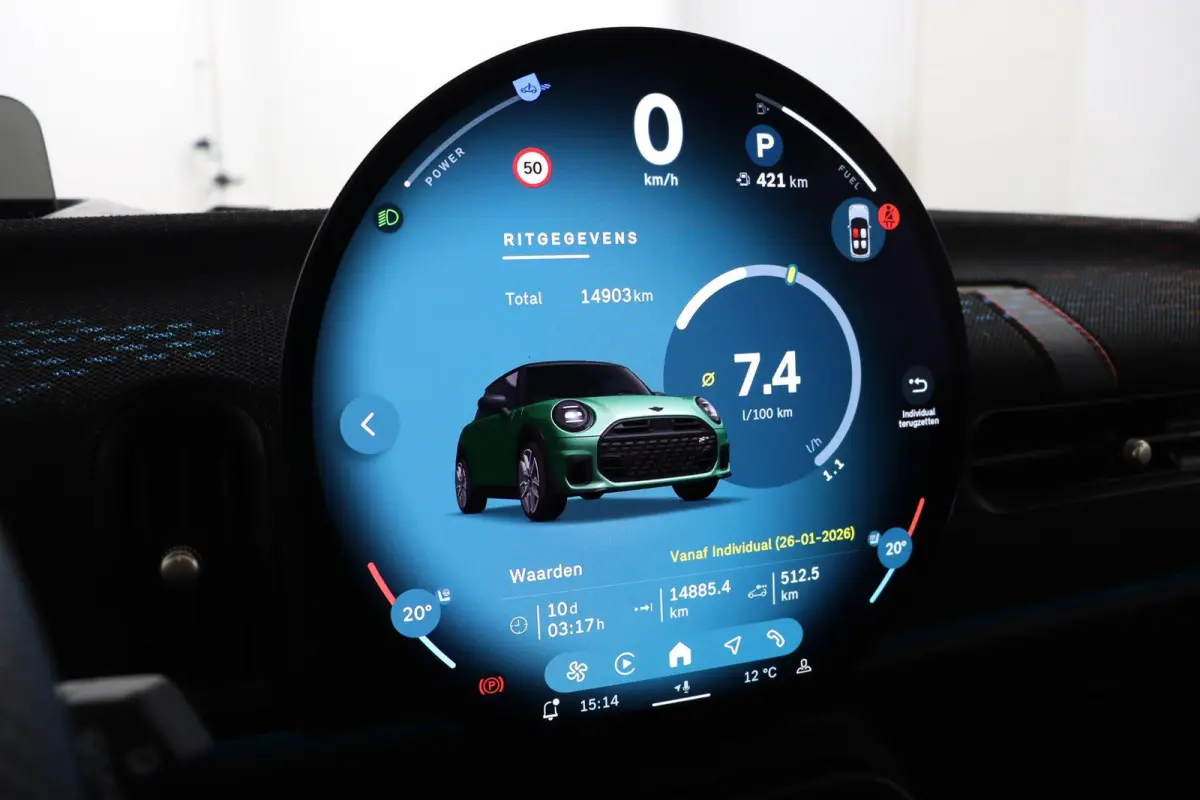 1.5 Cooper C John Cooper Works JCW Uitvoering | Pakket M | Panoramadak | Harman Kardon | Head-Up Display | Stuur- en stoelverwarming