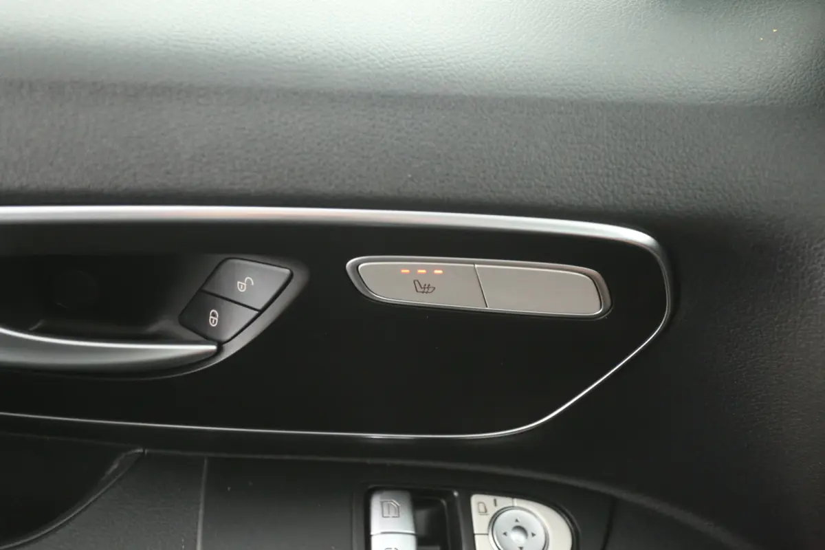 114 CDI Extra Lang | Automaat | Airco | Camera | Cruise | 3 Zits | Carplay | Trekhaak | Navi