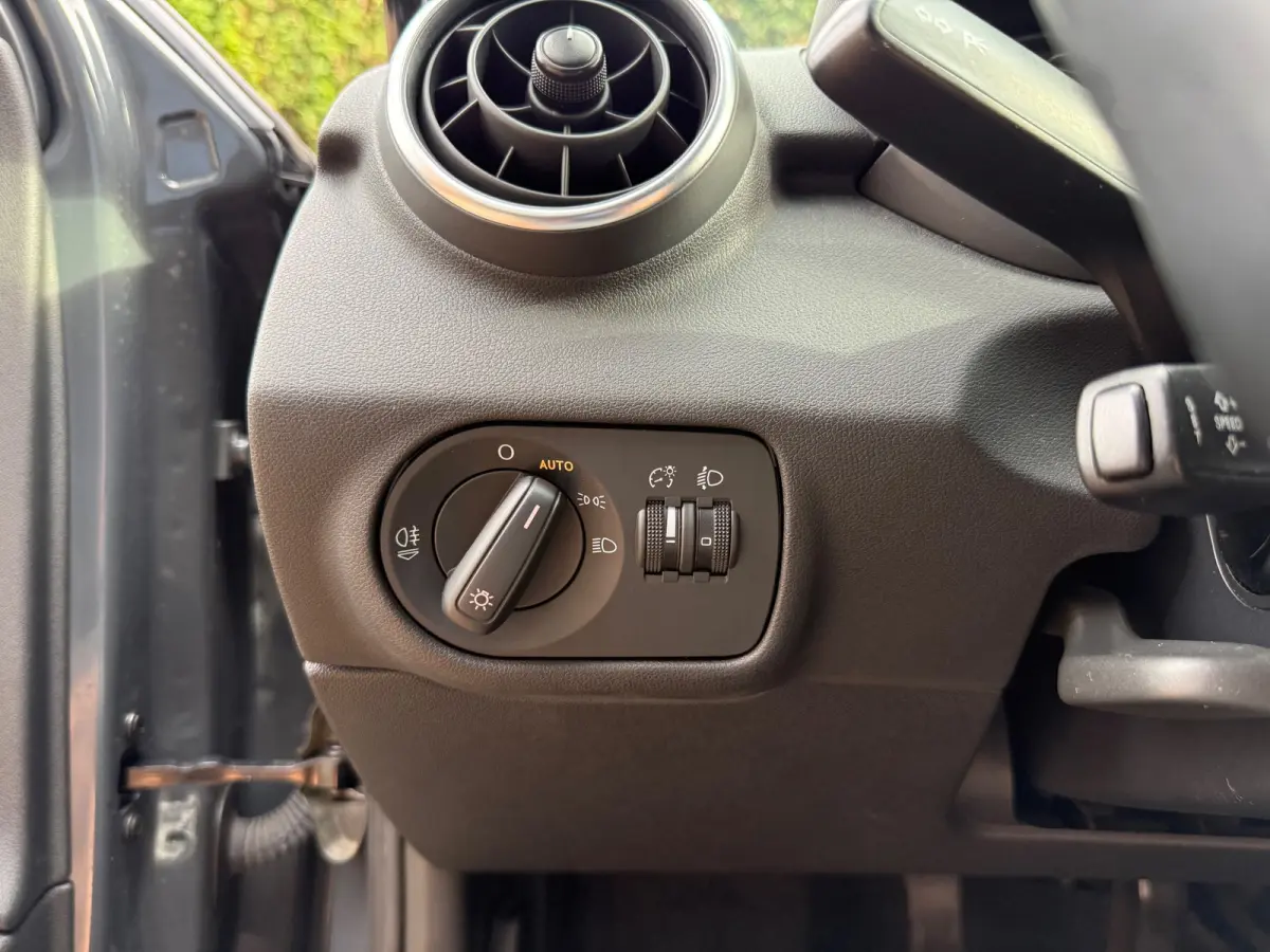 1.0 TFSI|CRUISE/NAVI/PDC/BLUETOOTH/