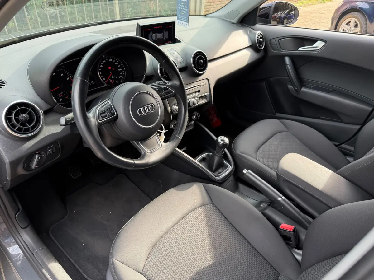 1.0 TFSI|CRUISE/NAVI/PDC/BLUETOOTH/