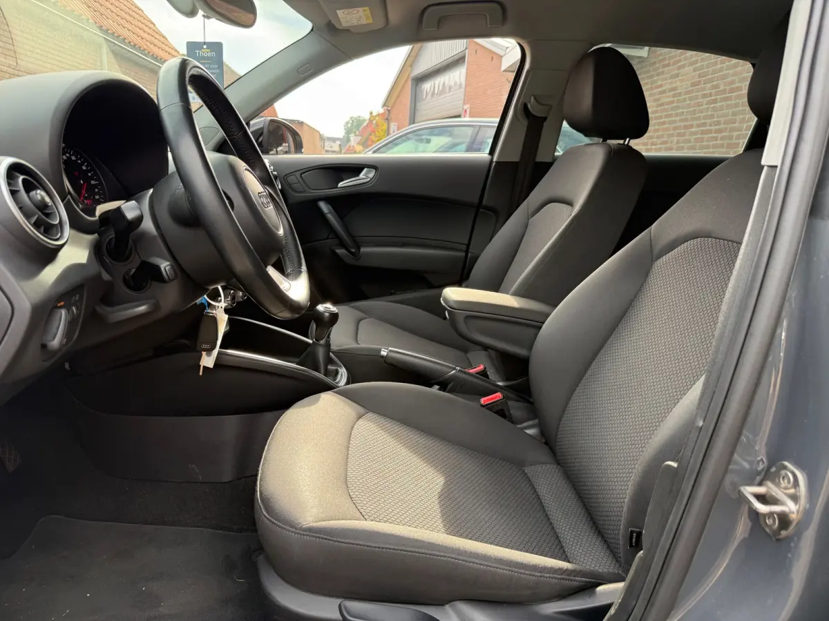 1.0 TFSI|CRUISE/NAVI/PDC/BLUETOOTH/