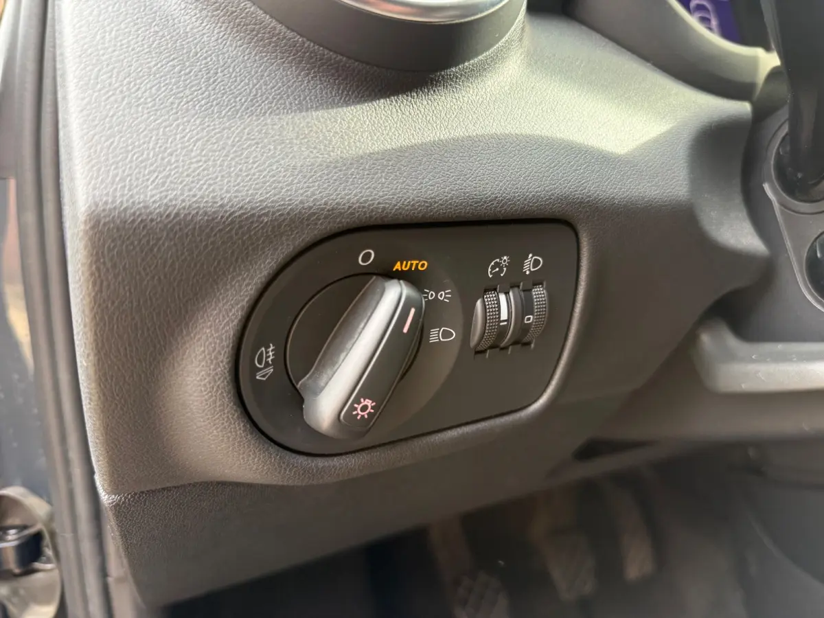 1.0 TFSI|CRUISE/NAVI/PDC/BLUETOOTH/
