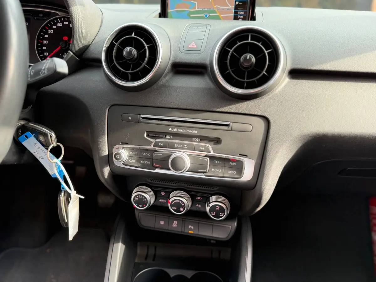 1.0 TFSI|CRUISE/NAVI/PDC/BLUETOOTH/