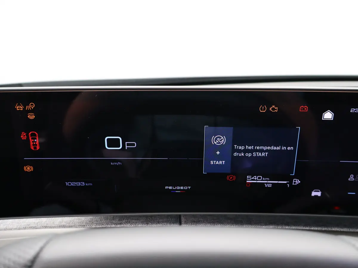 1.2 Hybrid 145 GT Camera | Cruise Control Adaptief | Stoel en Stuur Verwarming | 19" Lichtmetalen Velgen | Parkeersensoren Voor en Achter | Keyless