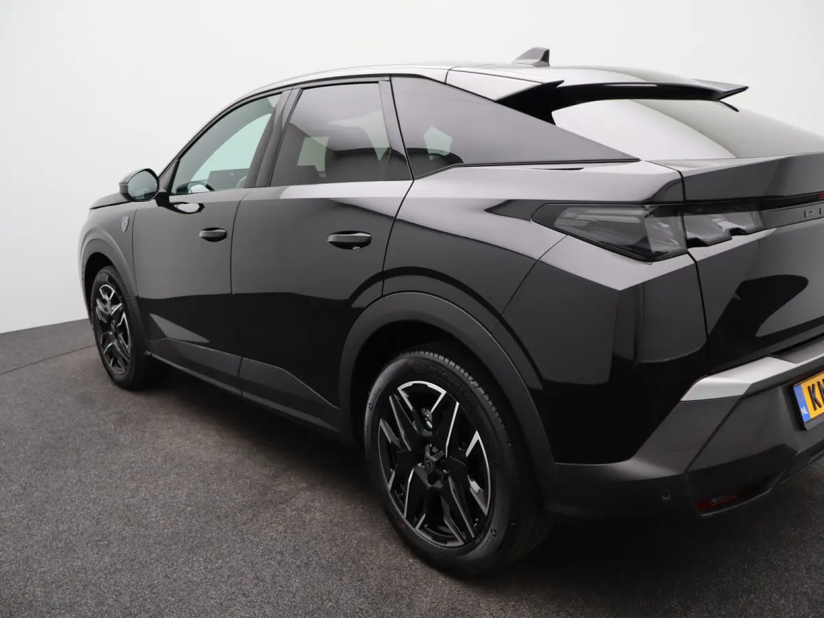 1.2 Hybrid 145 GT Camera | Cruise Control Adaptief | Stoel en Stuur Verwarming | 19" Lichtmetalen Velgen | Parkeersensoren Voor en Achter | Keyless