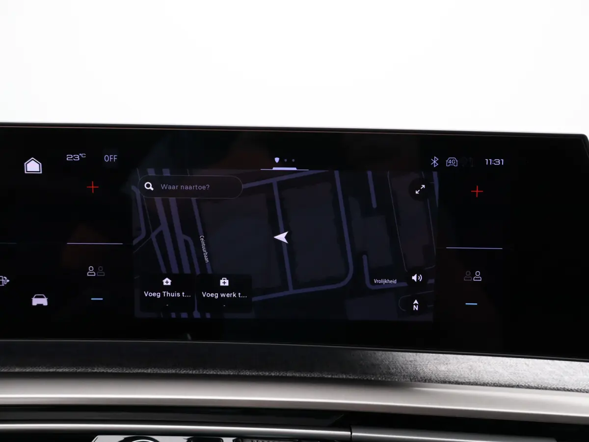 1.2 Hybrid 145 GT Camera | Cruise Control Adaptief | Stoel en Stuur Verwarming | 19" Lichtmetalen Velgen | Parkeersensoren Voor en Achter | Keyless