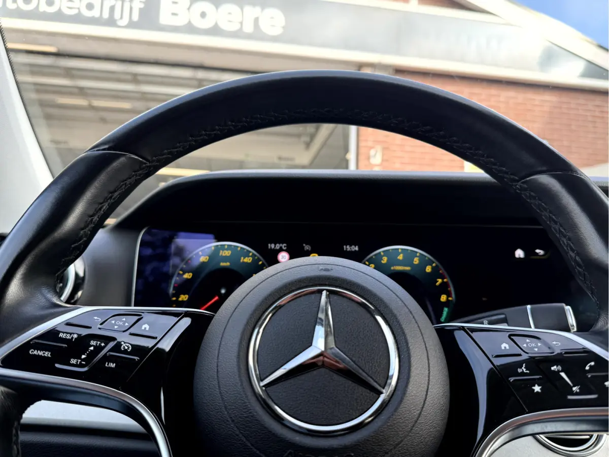 300 e Luxury Line 360 camera, Elek.Trekhaak, Navi