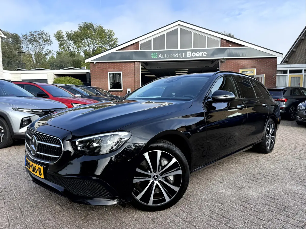 300 e Luxury Line 360 camera, Elek.Trekhaak, Navi