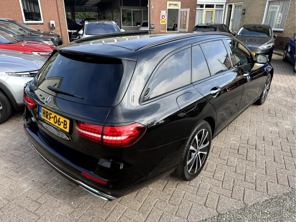 300 e Luxury Line 360 camera, Elek.Trekhaak, Navi
