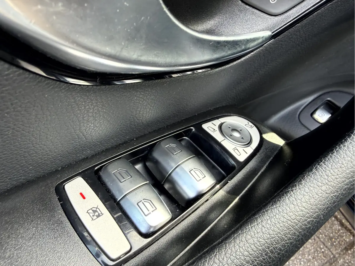 300 e Luxury Line 360 camera, Elek.Trekhaak, Navi