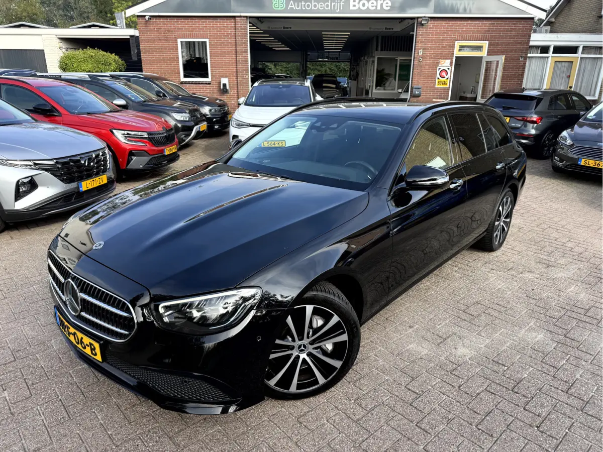 300 e Luxury Line 360 camera, Elek.Trekhaak, Navi