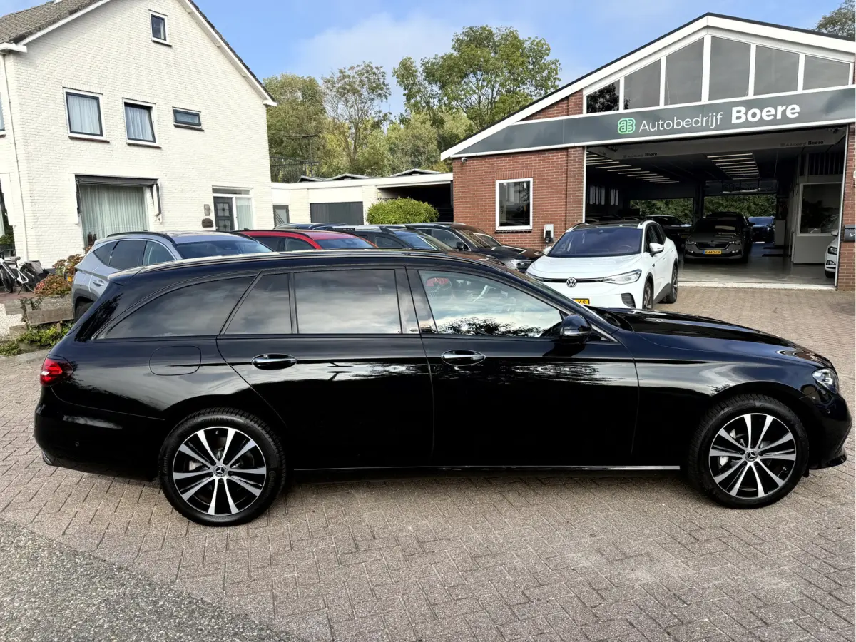 300 e Luxury Line 360 camera, Elek.Trekhaak, Navi