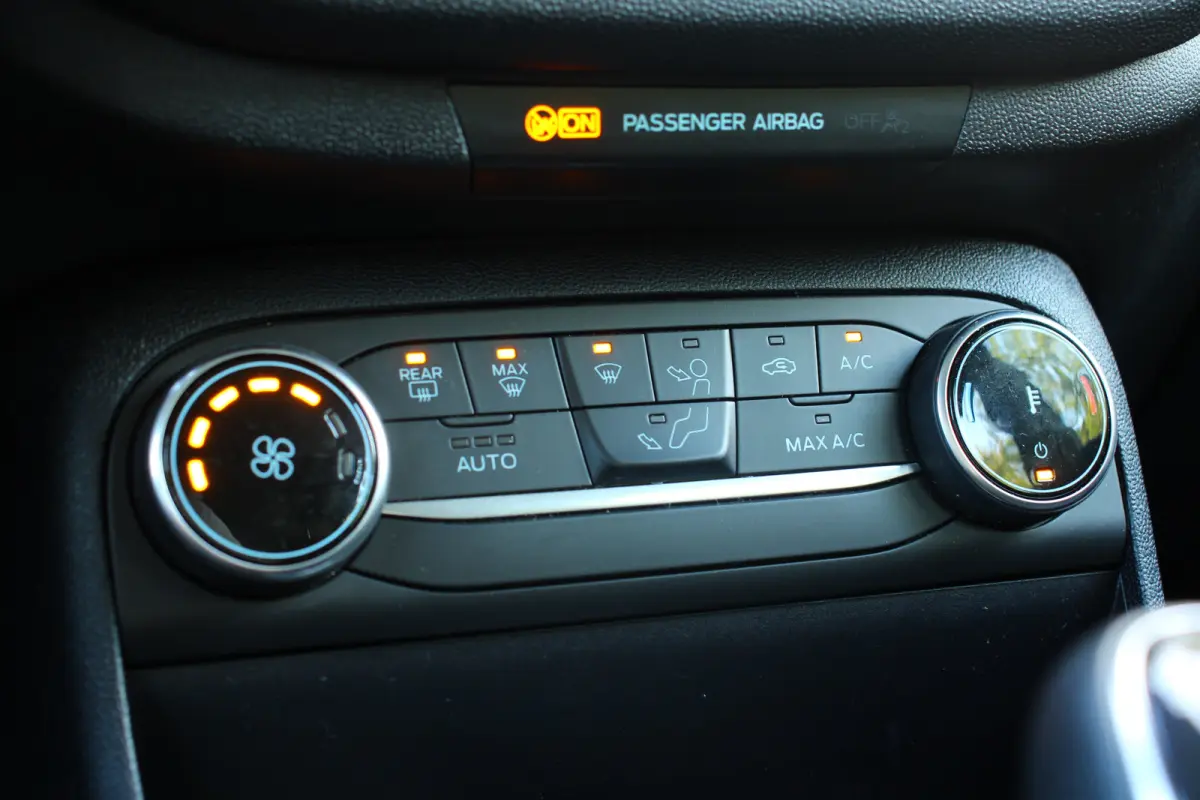 1.0 EcoBoost Hybrid Titanium 125PK | ORIGINEEL NL! | 1E EIGENAAR | DEALER OH | CRUISE | PARKEERSENS. | CARPLAY |
