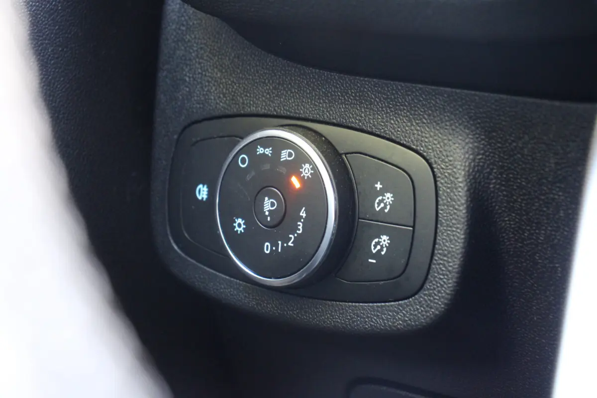 1.0 EcoBoost Hybrid Titanium 125PK | ORIGINEEL NL! | 1E EIGENAAR | DEALER OH | CRUISE | PARKEERSENS. | CARPLAY |