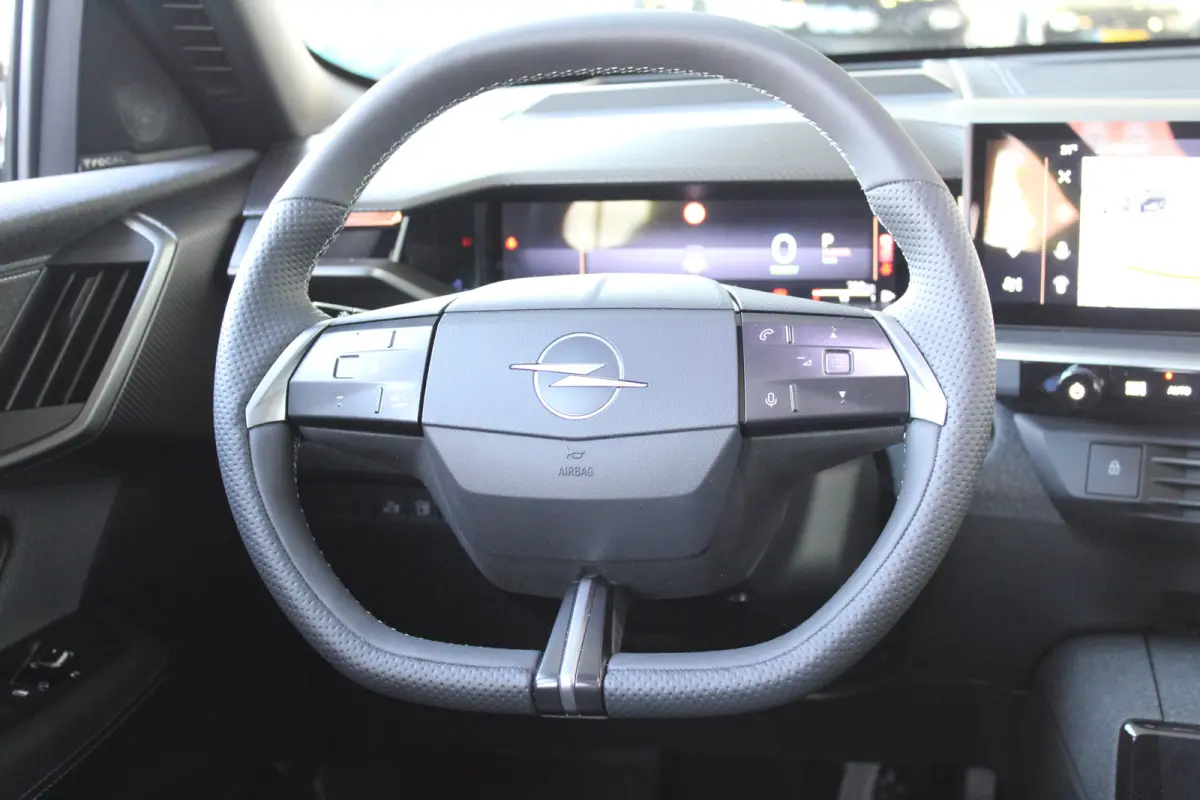 1.6 Turbo Plug-in-Hybrid GS | Matrix LED | Focal Audio | Schuif-kanteldak | Elektrische achterklep | ACC |