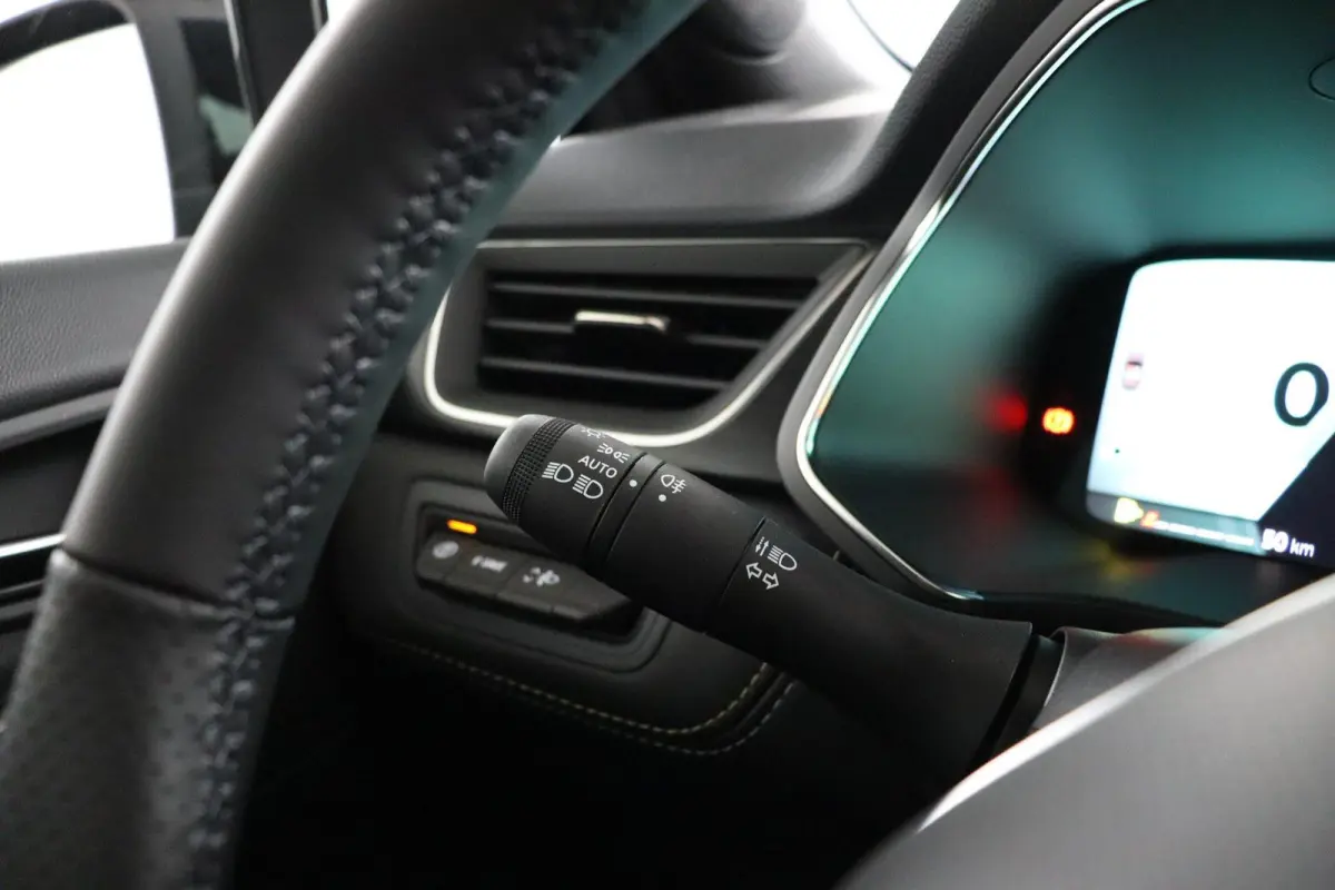 iconic full hybrid E-Tech 160 | pack light & sound |
