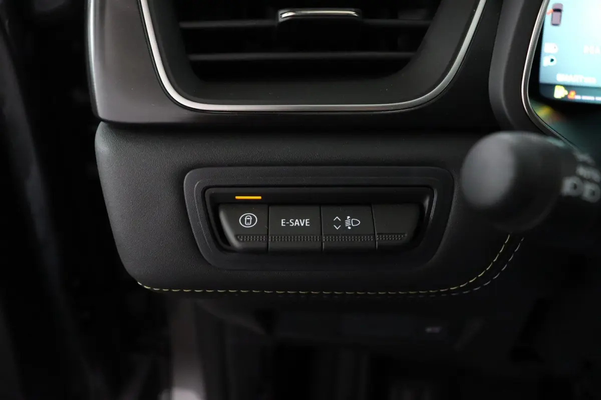 iconic full hybrid E-Tech 160 | pack light & sound |