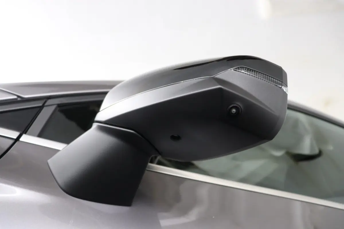 iconic full hybrid E-Tech 160 | pack light & sound |