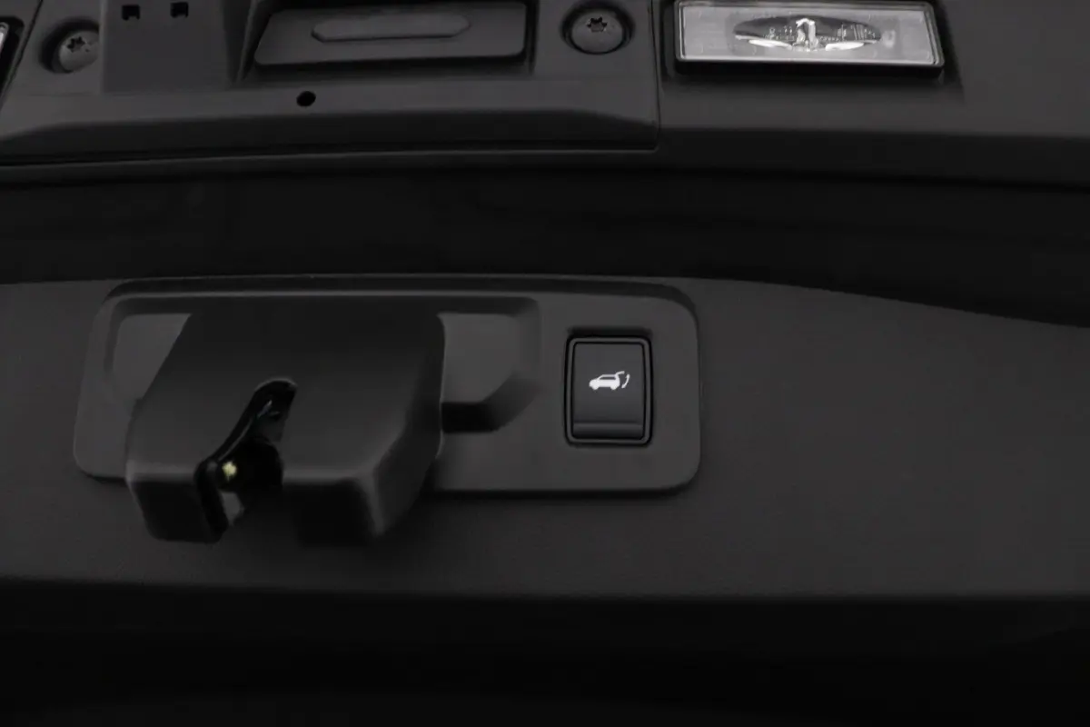 iconic full hybrid E-Tech 160 | pack light & sound |