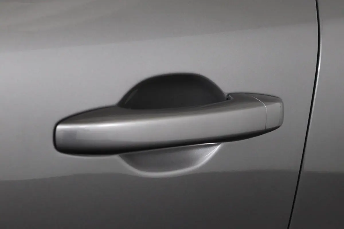 iconic full hybrid E-Tech 160 | pack light & sound |