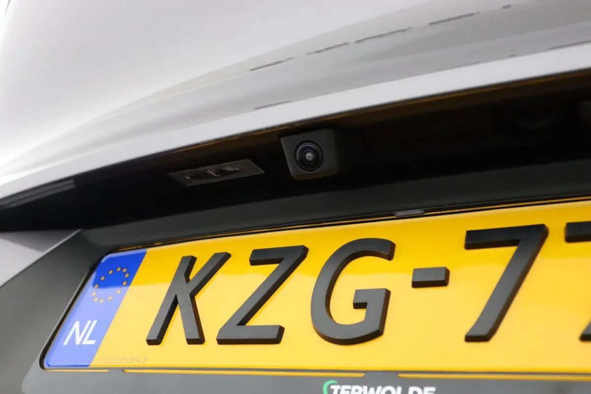 iconic full hybrid E-Tech 160 | pack light & sound |