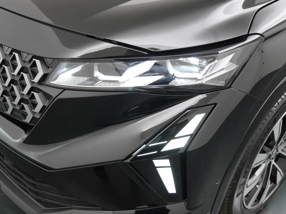 techno full hybrid E-Tech 200 | noir étoilé GNE |