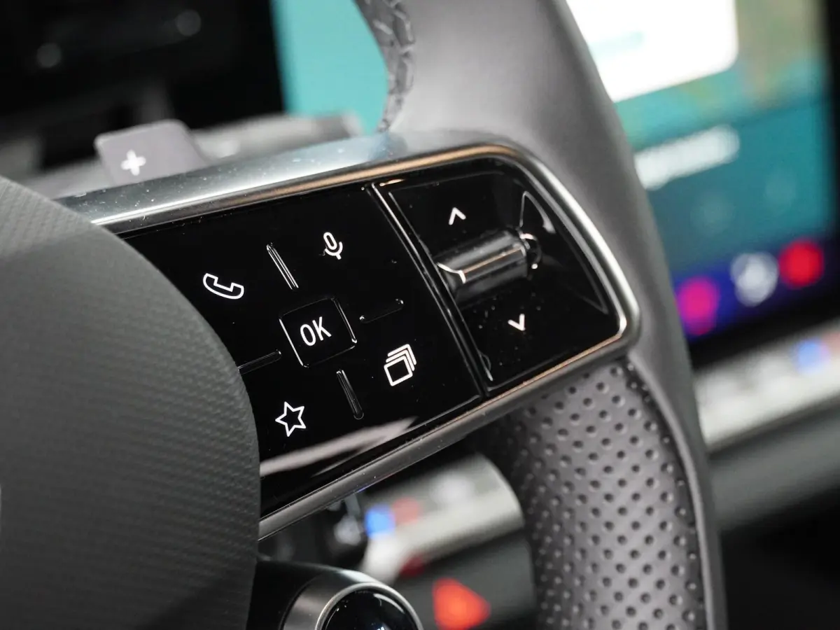 techno full hybrid E-Tech 200 | noir étoilé GNE |