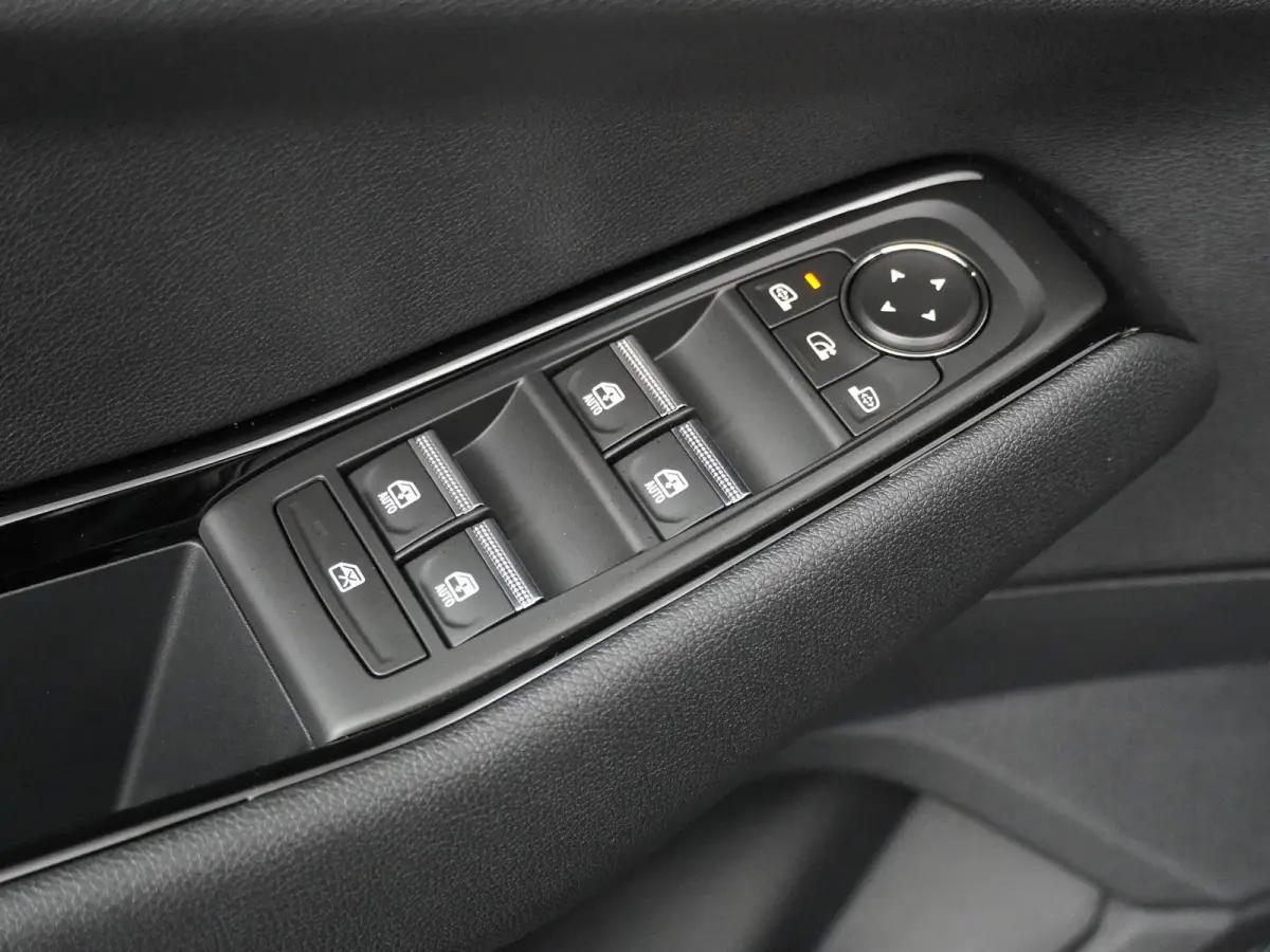 techno full hybrid E-Tech 200 | noir étoilé GNE |