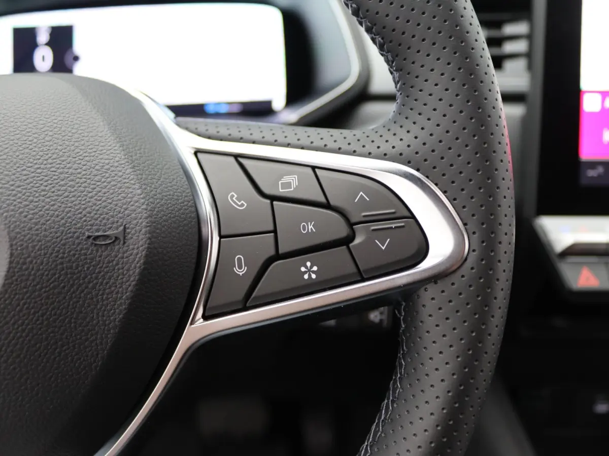 techno full hybrid E-Tech 160 | pack advanced driving assist | pack winter |
