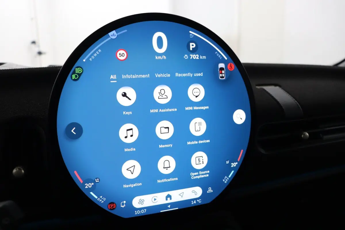 Cooper C Favoured Uitvoering | Pakket S | Stoel- en stuurverwarming | Head-Up Display | Comfort Access
