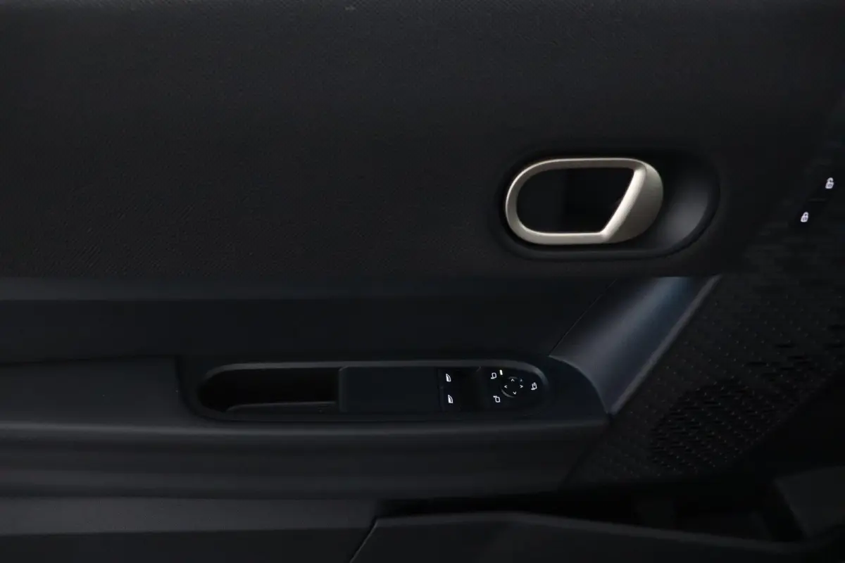 Cooper C Favoured Uitvoering | Pakket S | Stoel- en stuurverwarming | Head-Up Display | Comfort Access