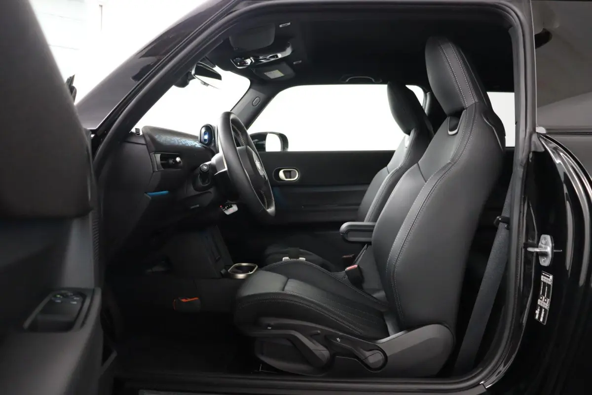 Cooper C Favoured Uitvoering | Pakket S | Stoel- en stuurverwarming | Head-Up Display | Comfort Access