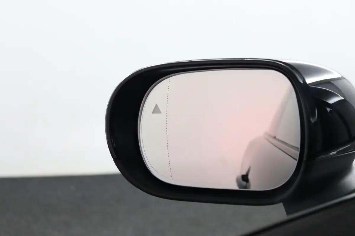 Cooper C Favoured Uitvoering | Pakket S | Stoel- en stuurverwarming | Head-Up Display | Comfort Access