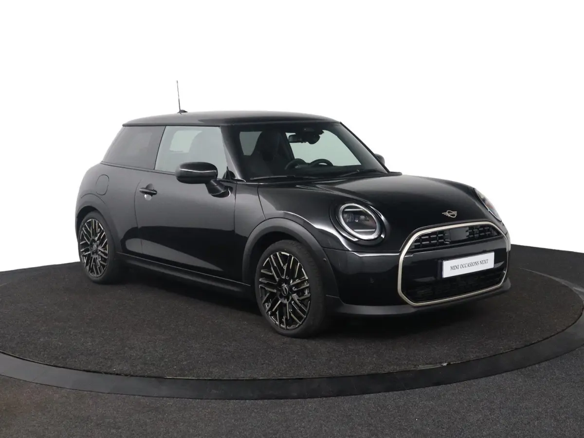 Cooper C Favoured Uitvoering | Pakket S | Stoel- en stuurverwarming | Head-Up Display | Comfort Access