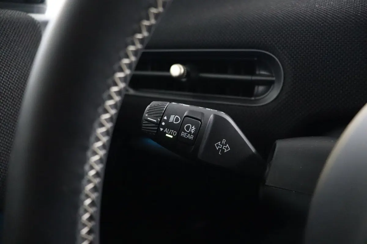 Cooper C Favoured Uitvoering | Pakket S | Stoel- en stuurverwarming | Head-Up Display | Comfort Access