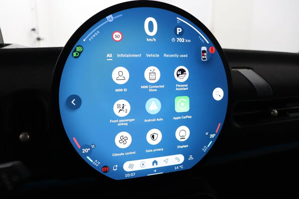Cooper C Favoured Uitvoering | Pakket S | Stoel- en stuurverwarming | Head-Up Display | Comfort Access