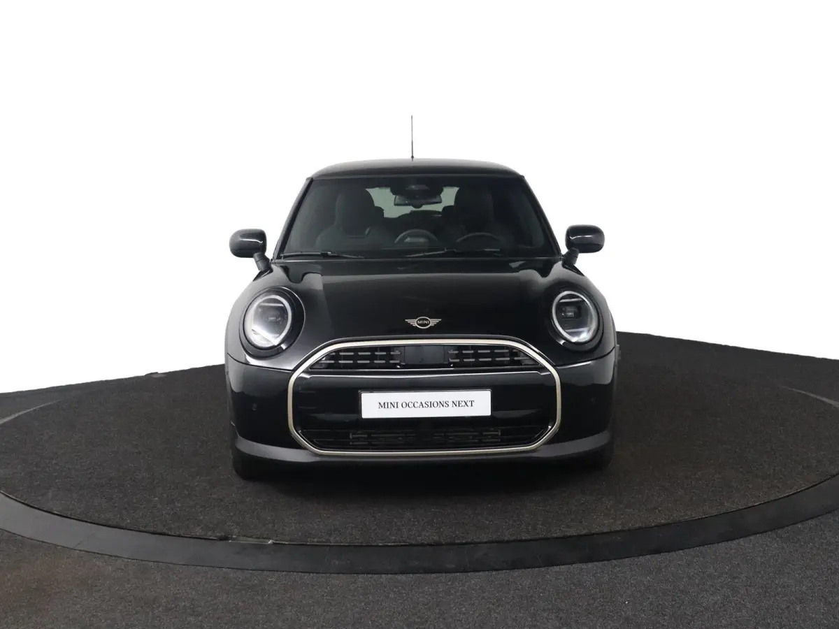 Cooper C Favoured Uitvoering | Pakket S | Stoel- en stuurverwarming | Head-Up Display | Comfort Access
