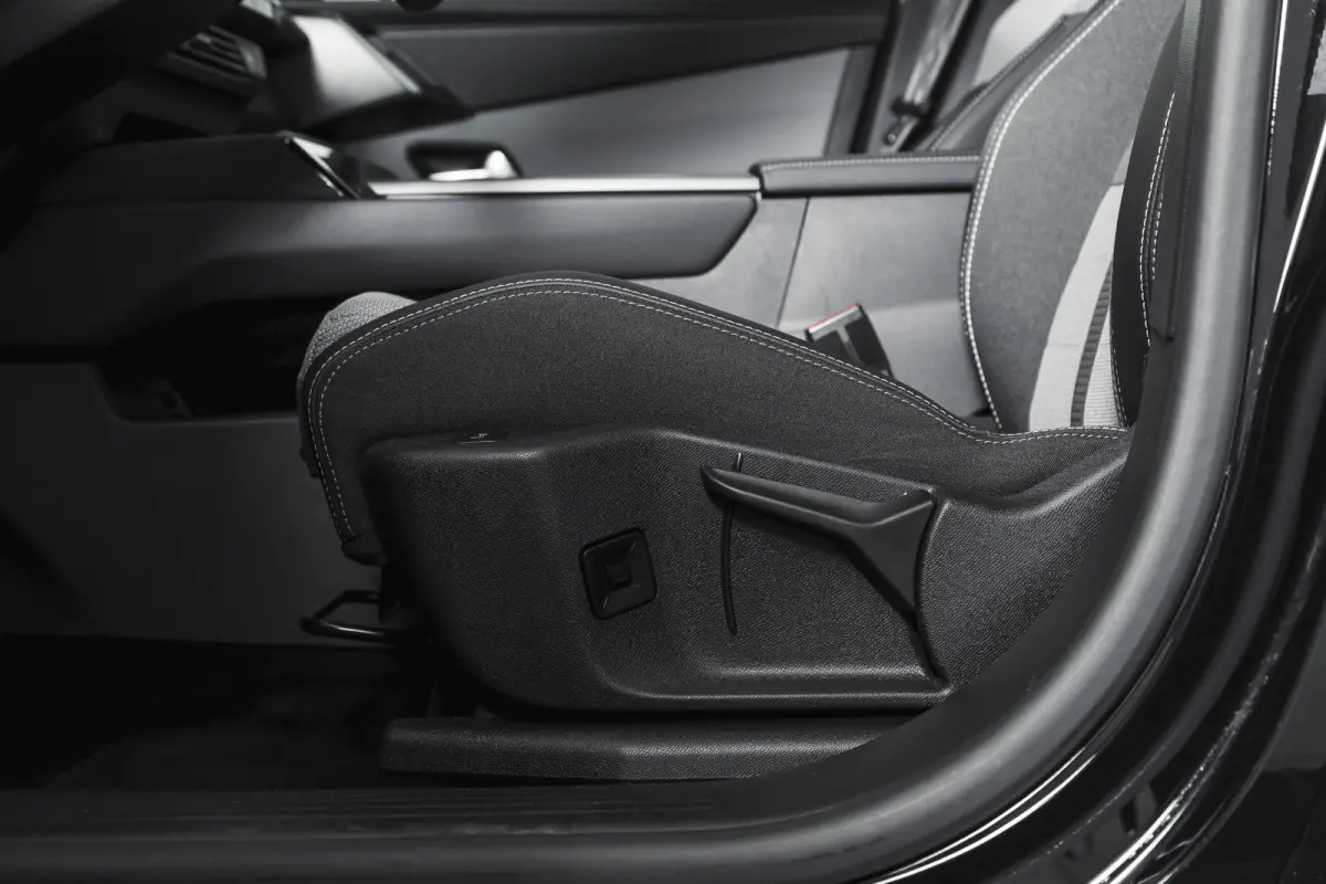 1.2 Turbo Hybrid GS | Tech Pack | Adapt. Cruise | HUD | Focal | Stoel-+Stuurverw. | 360 Camera | NAV + App. Connect | LM 19" | 6365
